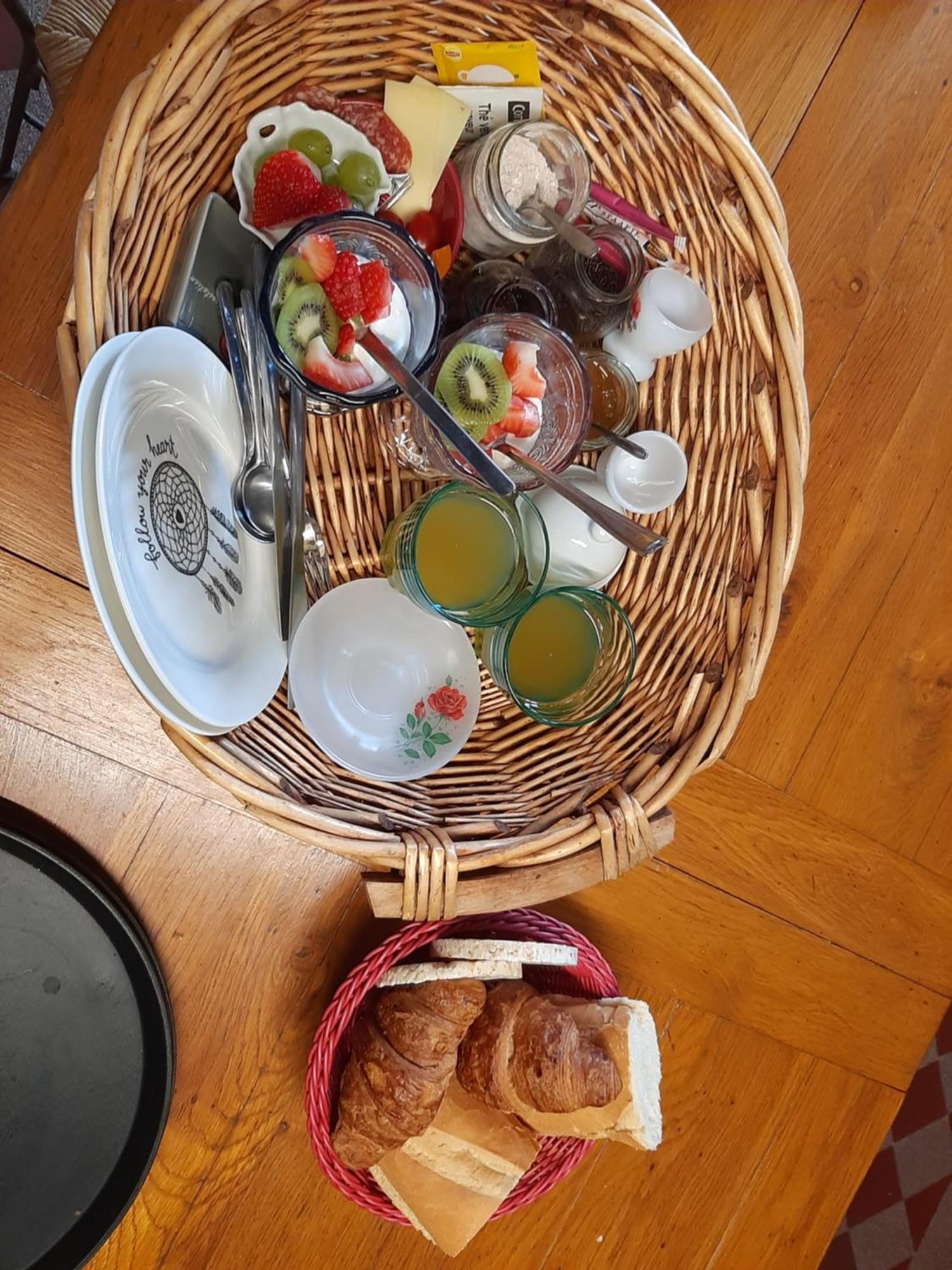 Notre Village Papillon Bed&Breakfast Neret Экстерьер фото
